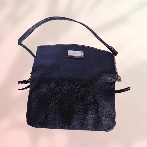 -Nine West tunnel fold over crossbody bag black - Picture 2 of 10